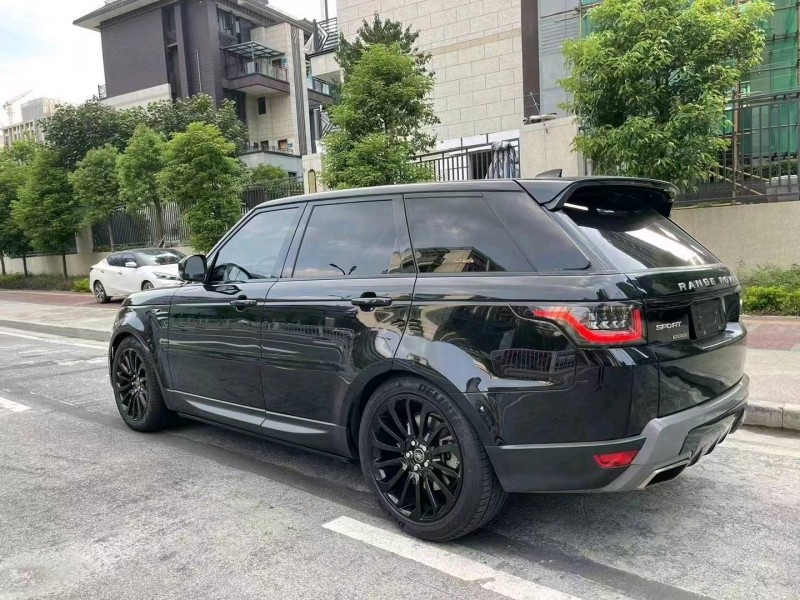 广州19年路虎揽胜运动3