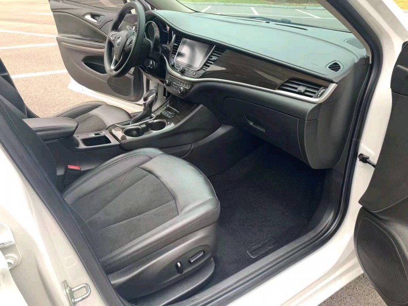 北京17年别克威朗5