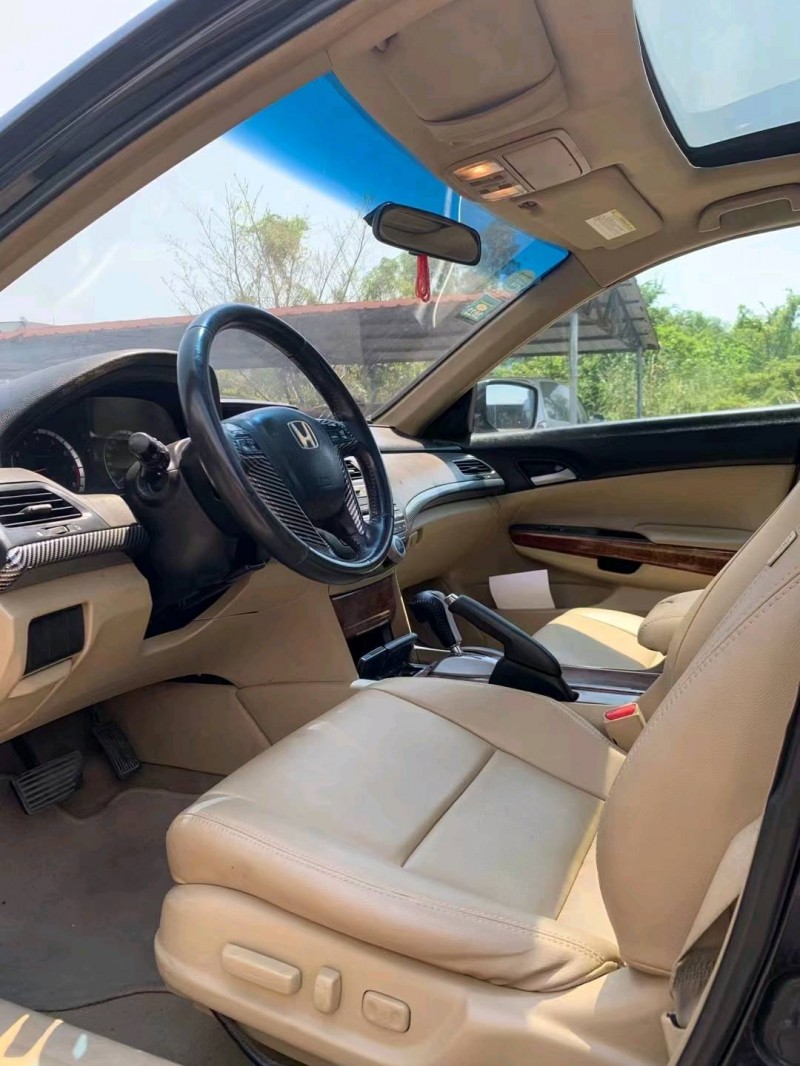 中山11年本田雅阁7