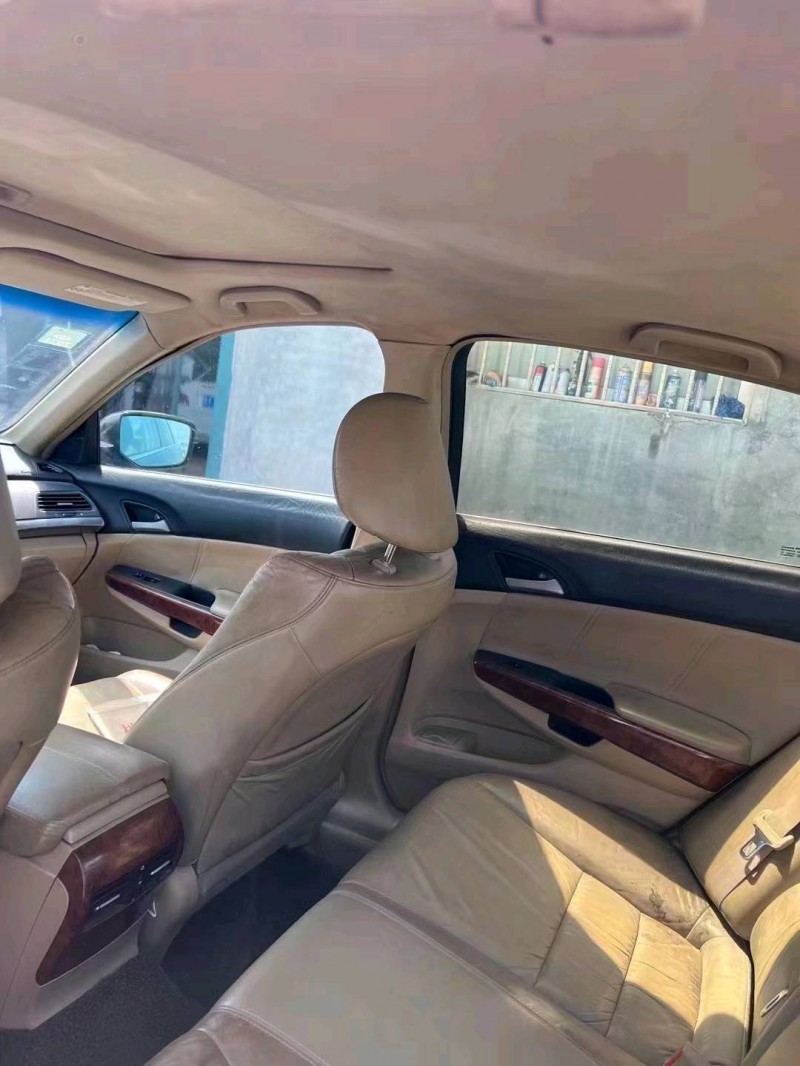 烟台12年本田雅阁5