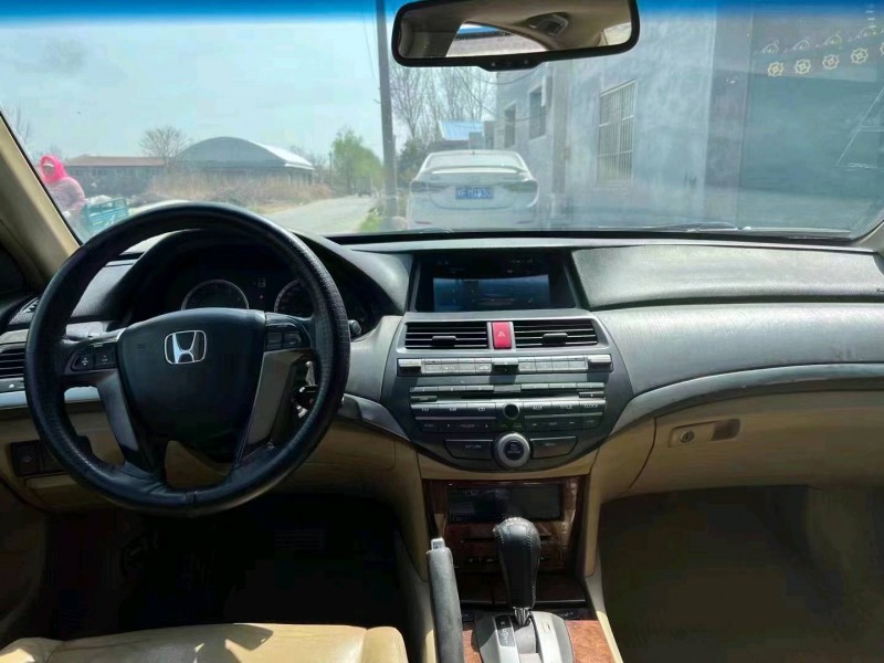 烟台12年本田雅阁8