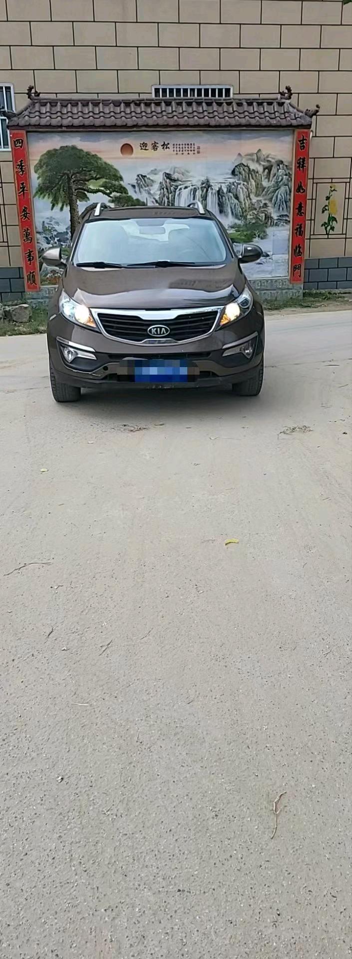 东营11年起亚智跑9