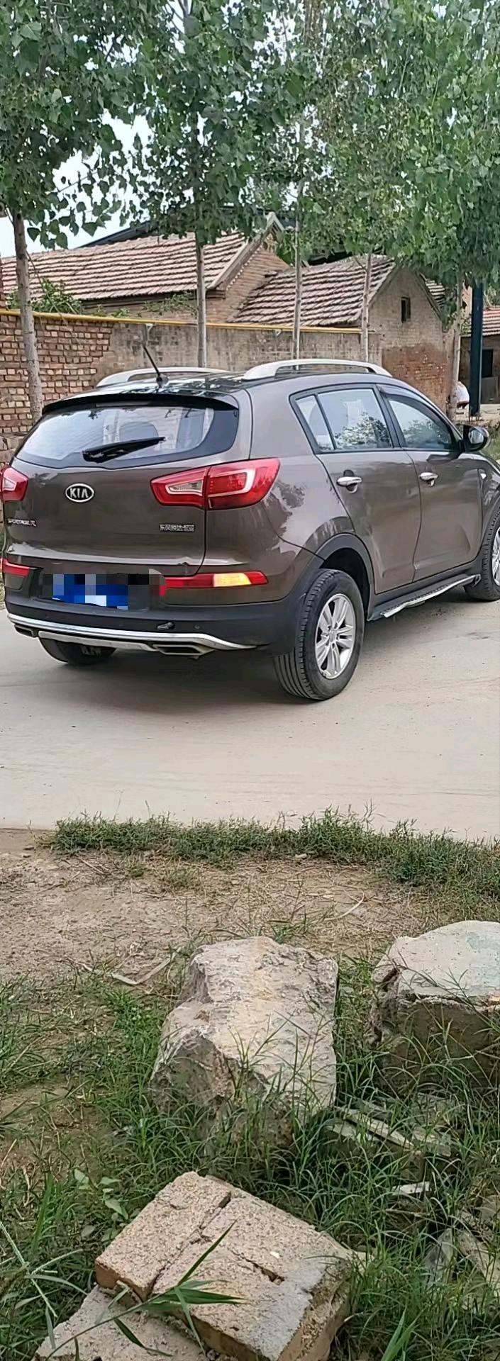 东营11年起亚智跑2