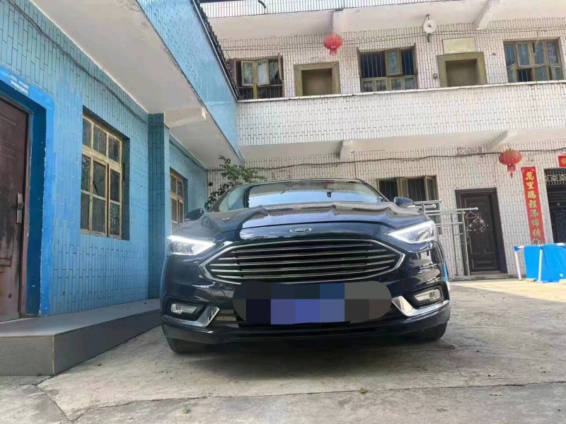 重庆17年福特蒙迪欧1