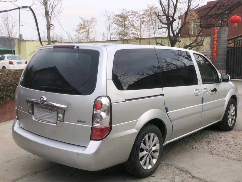 东营13年别克GL86