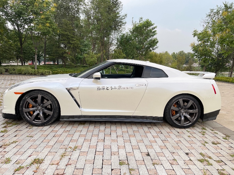 北京12年日产GT-R4