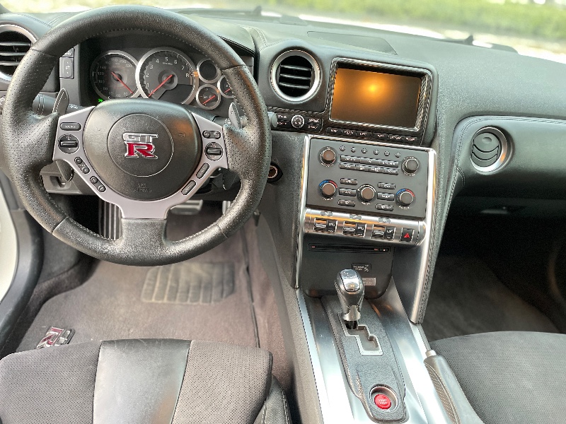 北京12年日产GT-R1