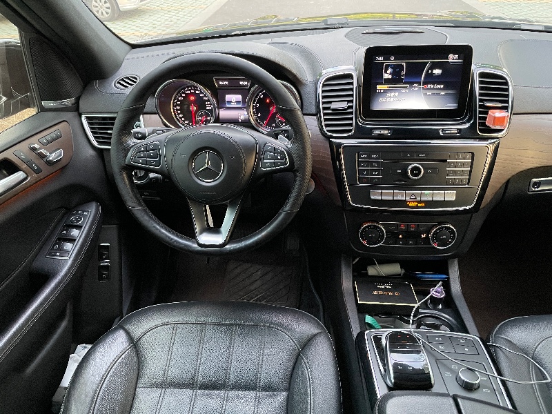 北京19年奔驰GLS3