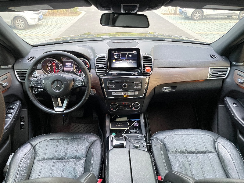 北京19年奔驰GLS2