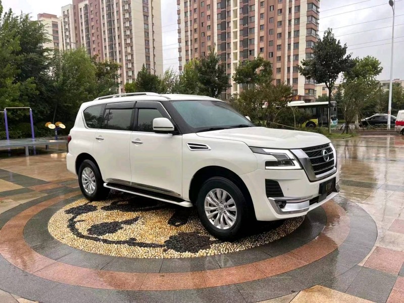 东营18年日产途乐3