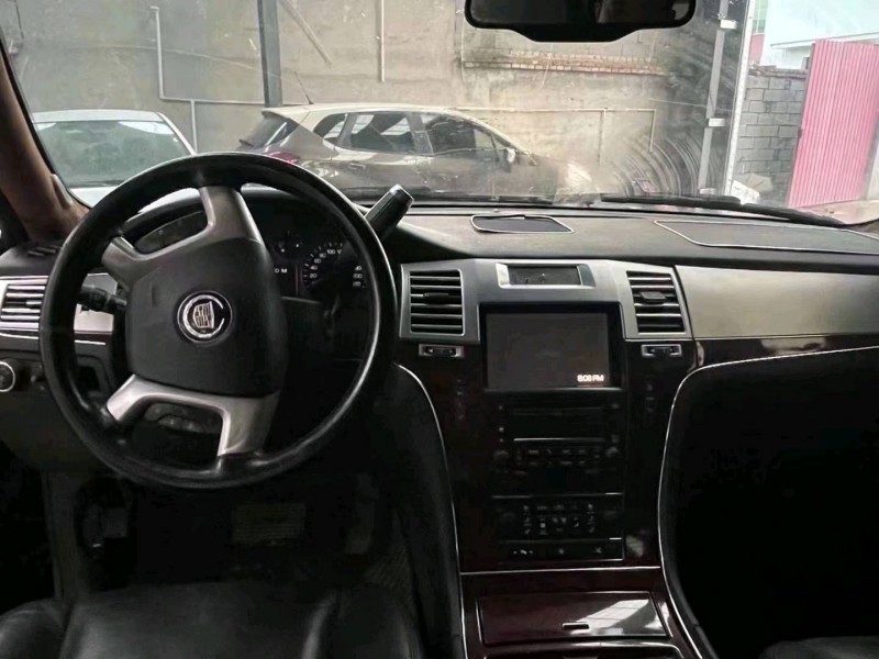 潍坊07年凯迪拉克凯雷德5