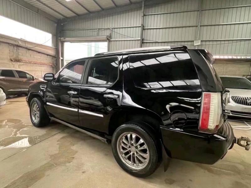 潍坊07年凯迪拉克凯雷德7