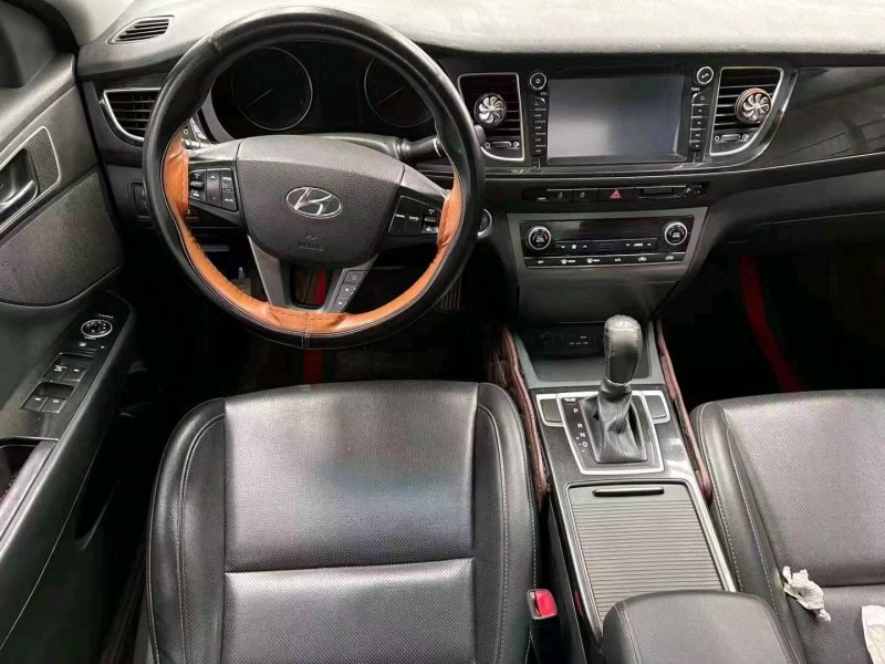 潍坊15年现代名图4