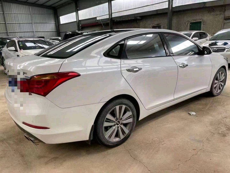 潍坊15年现代名图8