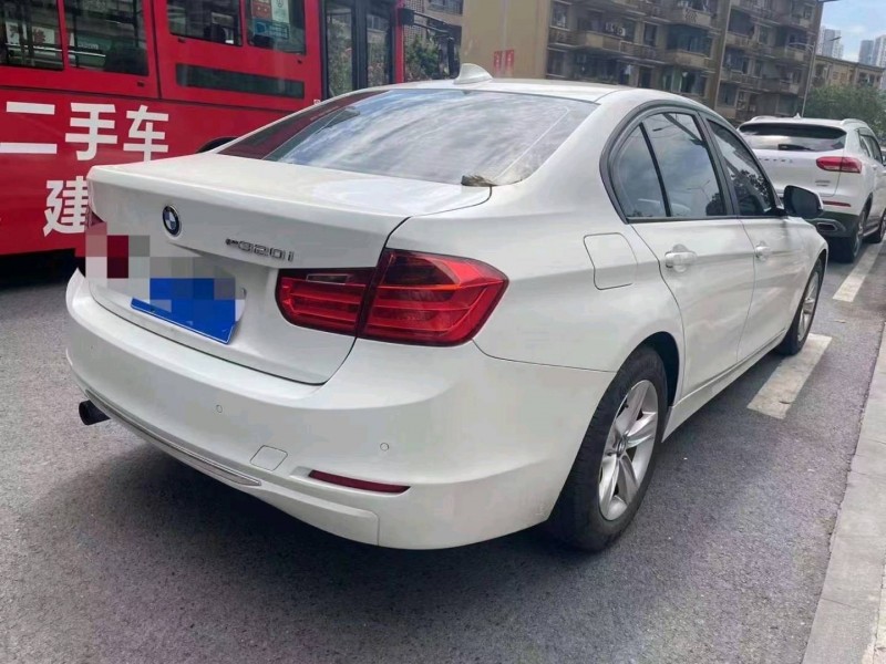 重庆13年宝马3系8