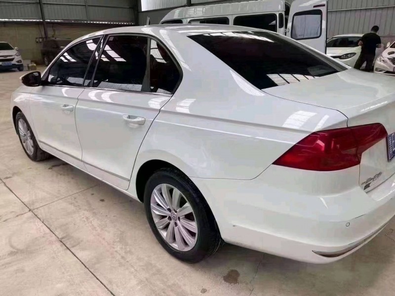 潍坊17年大众宝来7