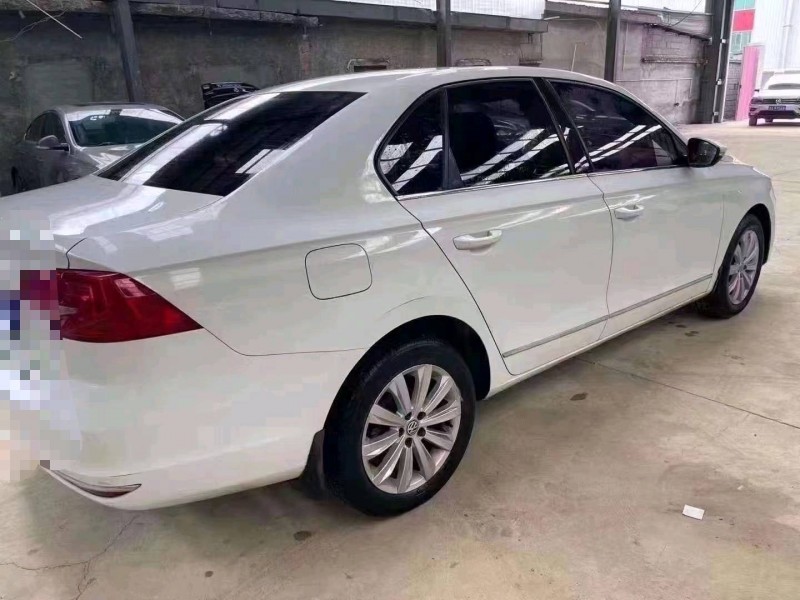 潍坊17年大众宝来8