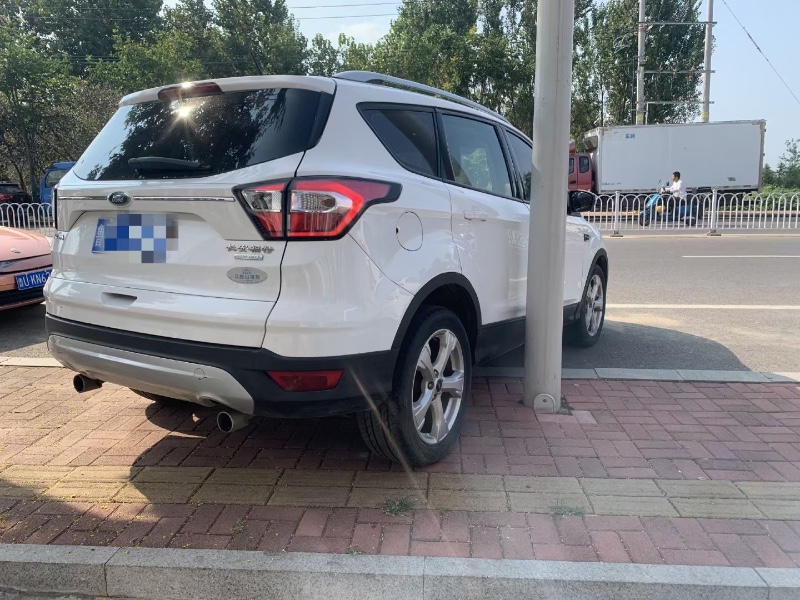 青岛17年福特翼虎4