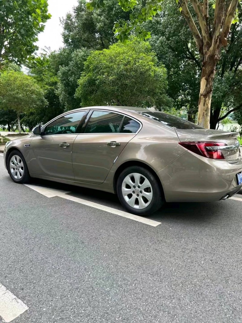 武汉17年别克君威8