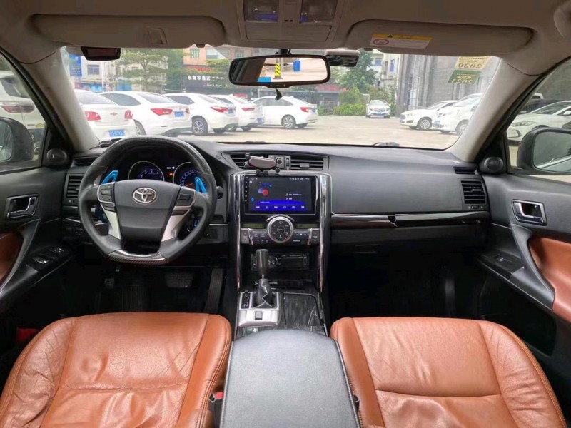 东莞13年丰田锐志5