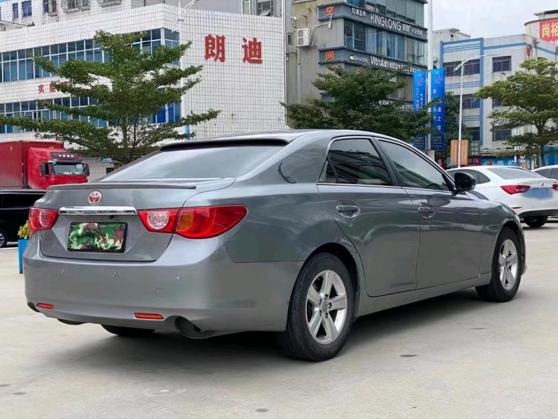 东莞13年丰田锐志8