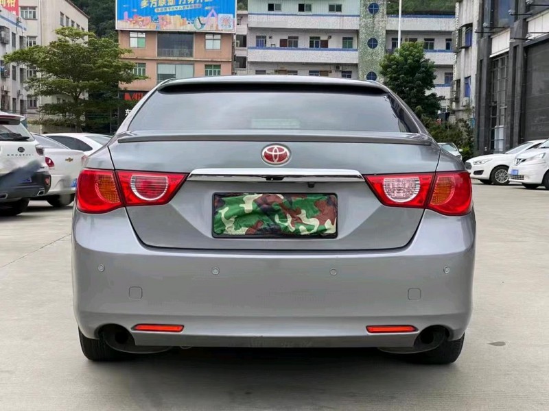 东莞13年丰田锐志9