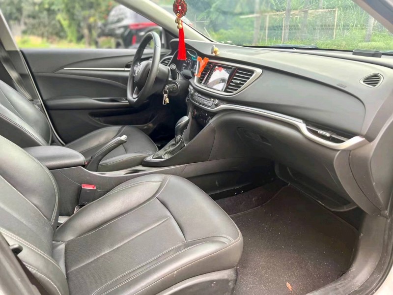 中山20年别克英朗8