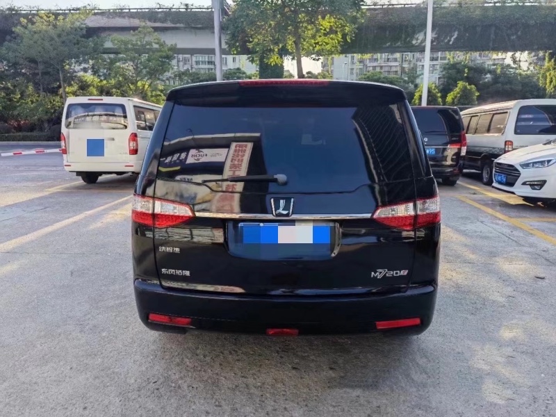 唐山13年納智捷大7 MPV3