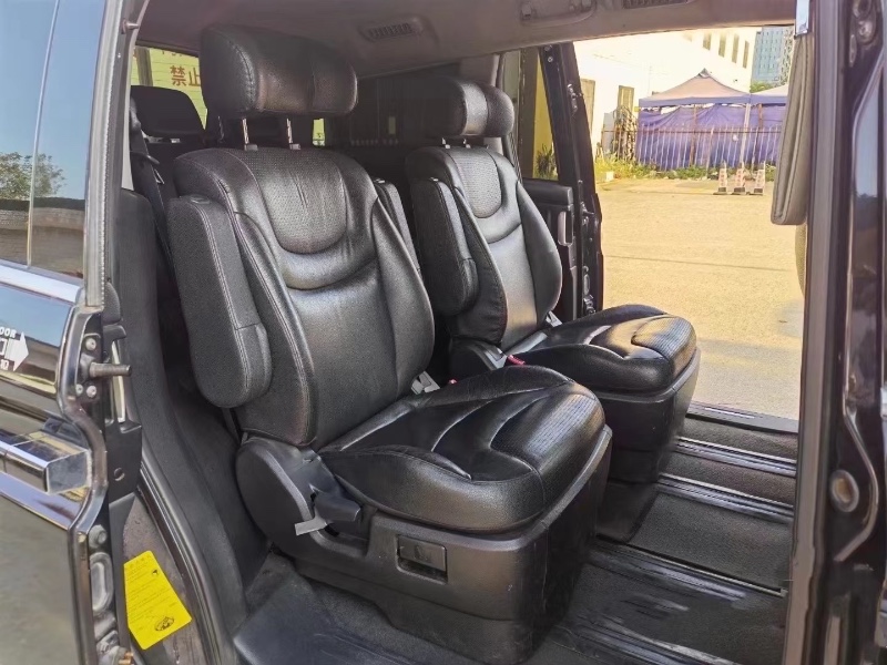 唐山13年納智捷大7 MPV1