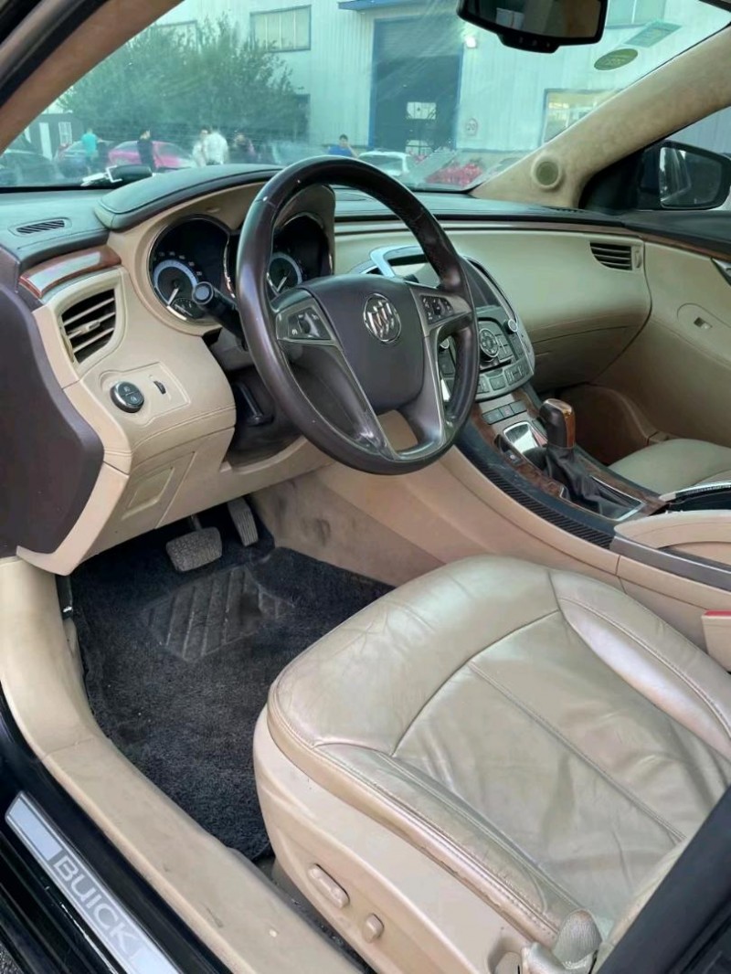 沈阳11年别克君越8