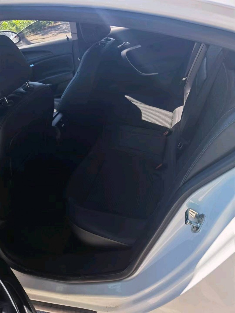 东营16年别克君威3