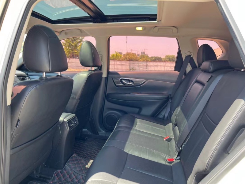 盐城18年日产奇骏1