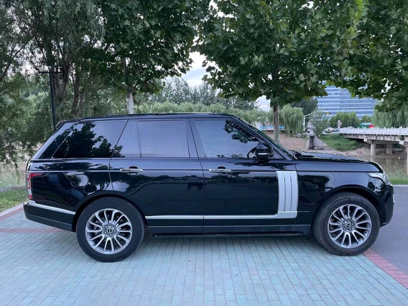 青岛14年路虎揽胜行政5