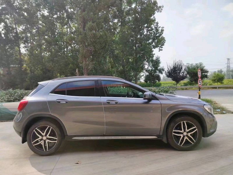 北京17年奔驰GLA3