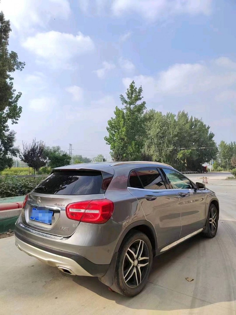 北京17年奔驰GLA7