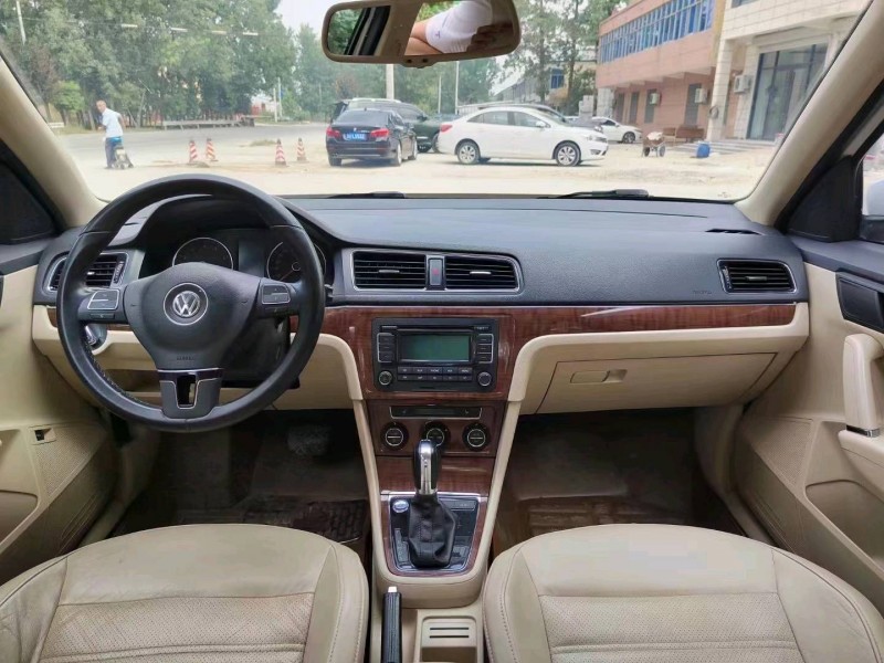 北京13年大众朗逸4