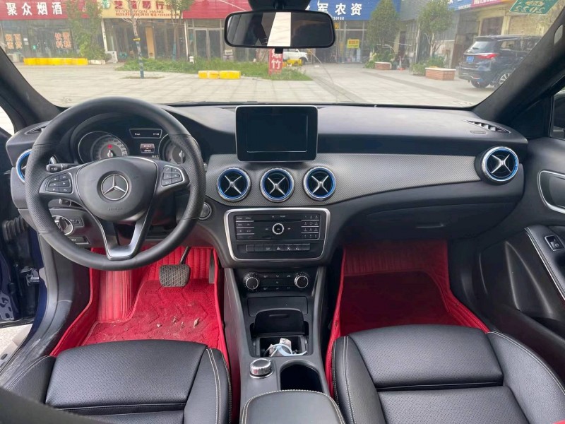 徐州16年奔驰GLA5