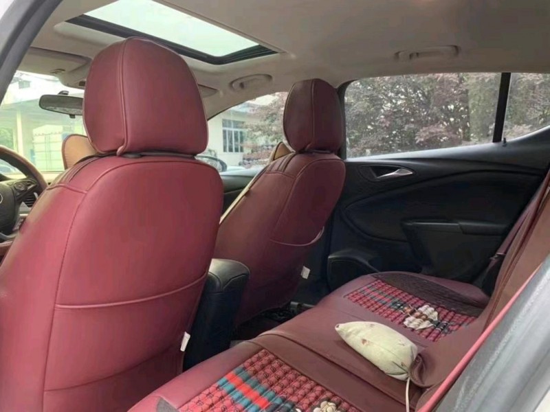 宜春18年别克威朗5