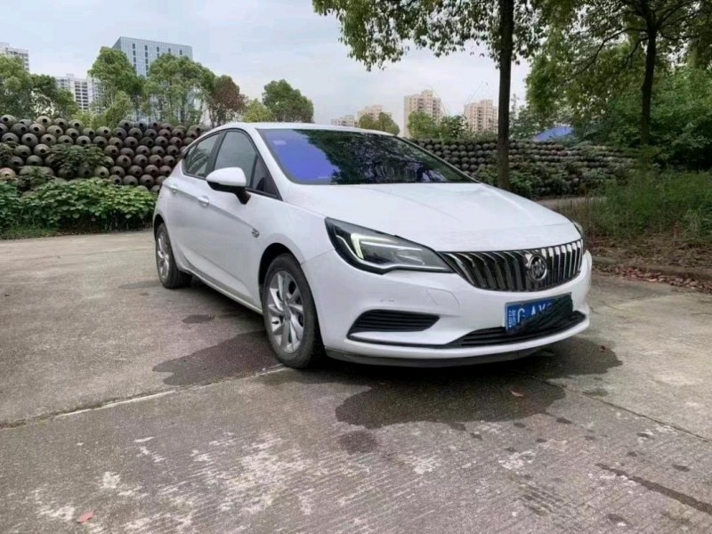 宜春18年别克威朗6