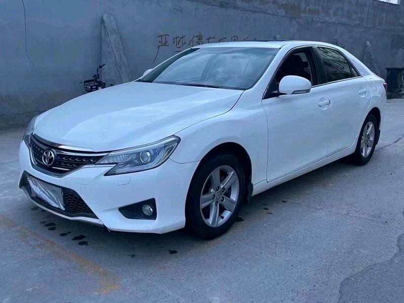 北京15年丰田锐志2
