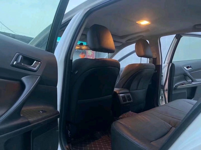 北京15年丰田锐志4