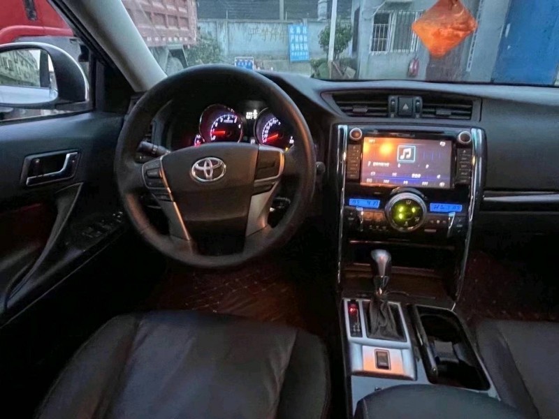 北京15年丰田锐志5