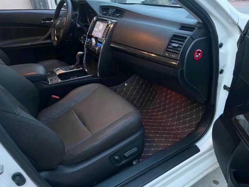 北京15年丰田锐志7