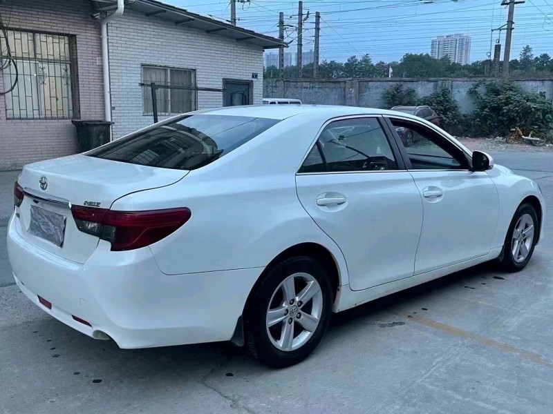 北京15年丰田锐志6