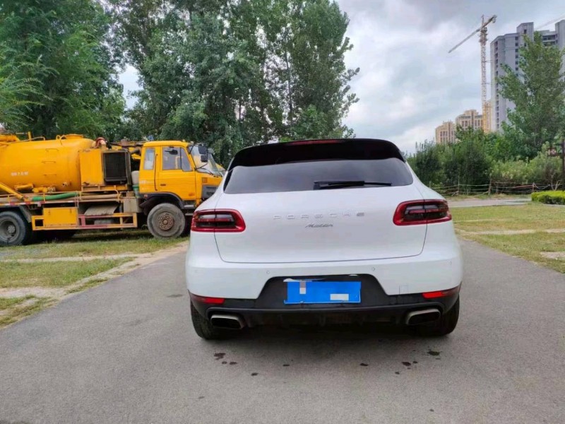 東營14年保時捷Macan3