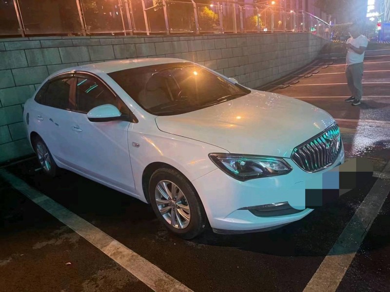 重庆17年别克英朗2