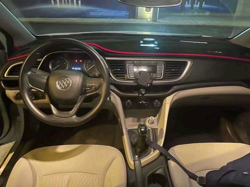 重庆17年别克英朗8