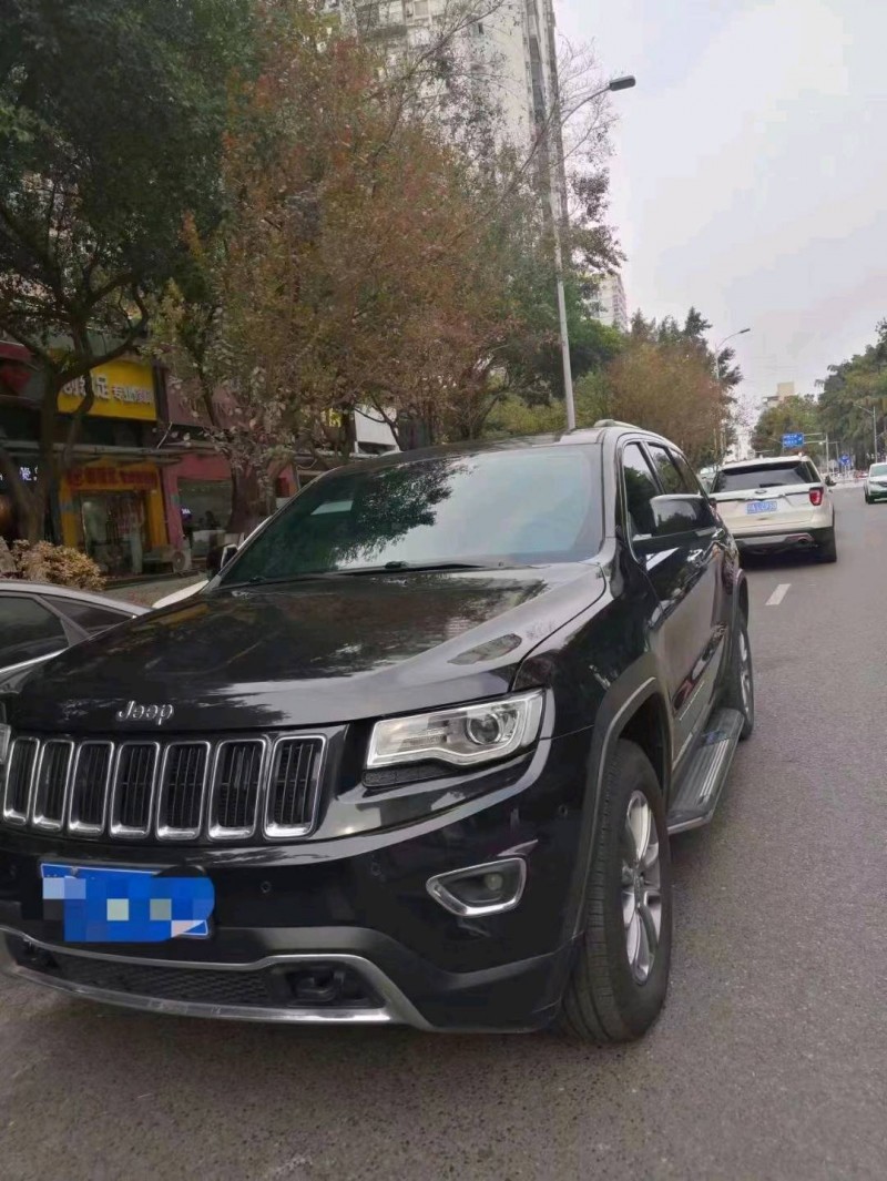 重庆16年Jeep大切诺基8