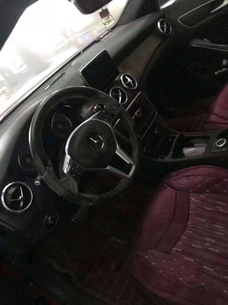 重庆15年奔驰GLA3