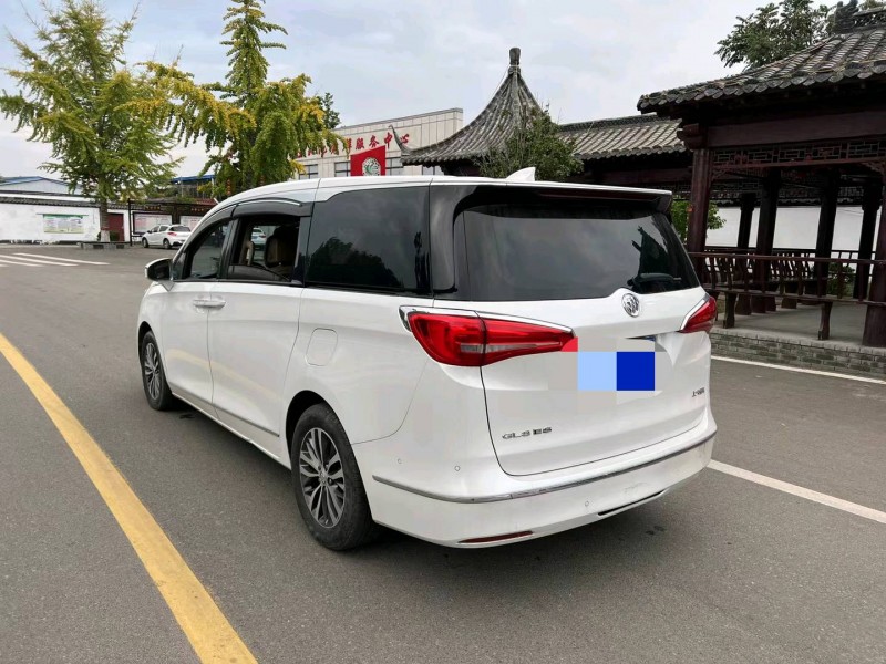 东营16年别克GL82